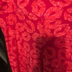 Kisses Lularoe One Size Leggings